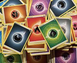 100 Pokemon energy cards
